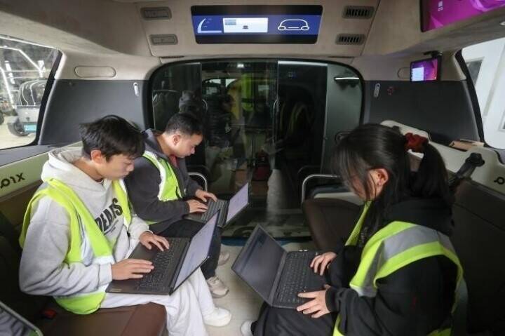 貴陽市で無人運転ミニバスの生産ラインがフル稼働―中国