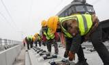 「京港高速鉄道雄安－商丘区間の本線レール敷設が完了―中国」の画像1
