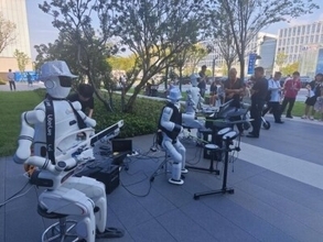 インターネット岳麓大会、ロボットバンドが演奏を披露―中国