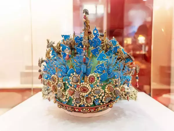 中国古代で最も豪華な皇后鳳冠「十二龍九鳳冠」が登場