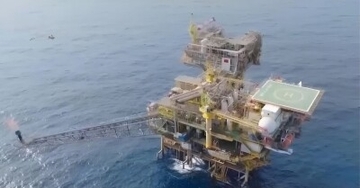中国初の海上CO2注入・ガス増産プラットフォームの本体建設が完了