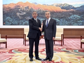 王毅中央外事活動委員会弁公室主任、日本国際貿易促進協会の岩屋会長と会見―中国
