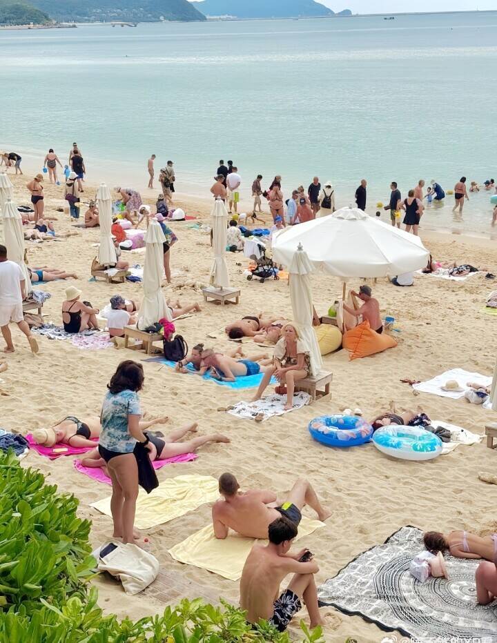 「中国のハワイ」三亜のビーチがロシア人だらけ＝中国ネット「10歩の範囲内に必ずいる」