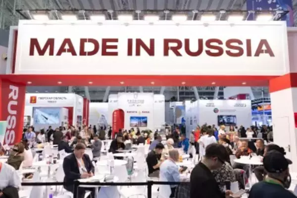 中国に「気軽に立ち寄れる」ように、ビザ免除措置を活用するロシア人観光客