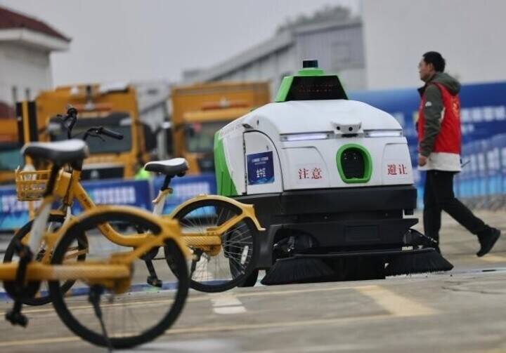 無人道路清掃車コンテスト開催、スマート清掃が都市生活へ―四川省成都市