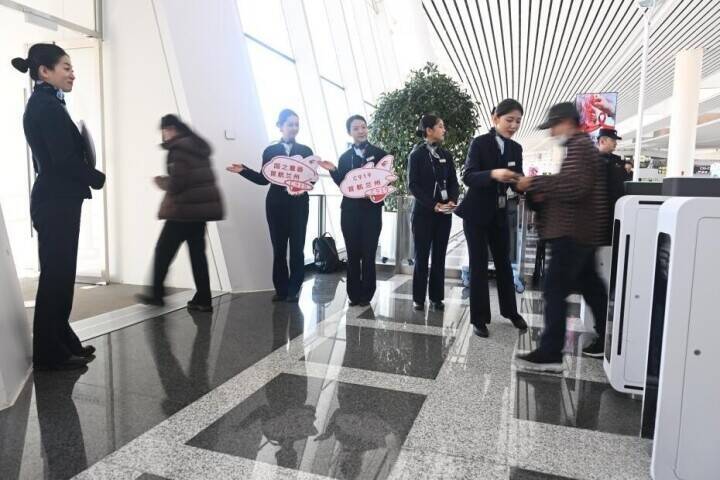 高原空港に初就航、C919国産大型機が上海-蘭州定期路線に―中国