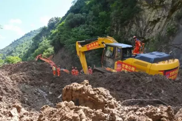土砂崩れに巻き込まれ21人死亡、日当2800円の中高年労働者―甘粛省隴南市