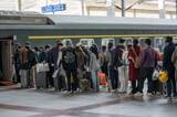 「青蔵鉄道のラサ駅、20年間の累計乗降客数が延べ6300万人を突破」の画像1