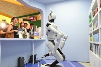 香港初の「ロボット小売店」がオープン