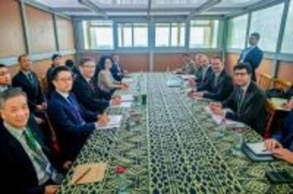 中国の王文涛商務部長、カメルーンでグリア米通商代表と会談