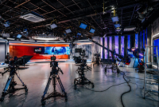 地震速報の瞬間に表情一変、日本のキャスターの行動、中国SNSで紹介