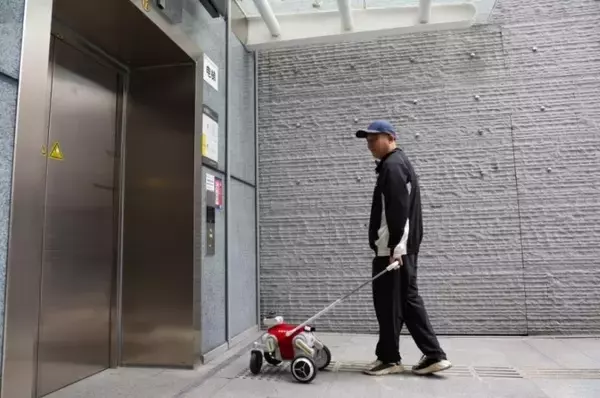 「深セン地下鉄でスマート盲導犬のテスト運用スタート―中国」の画像