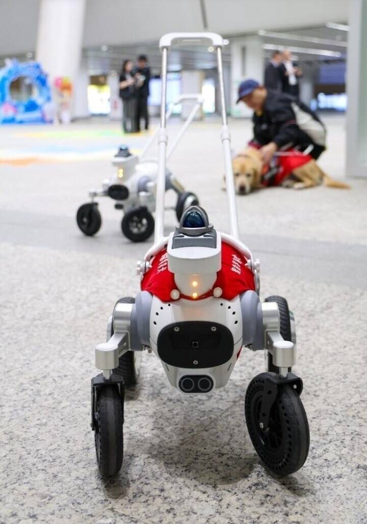 深セン地下鉄でスマート盲導犬のテスト運用スタート―中国