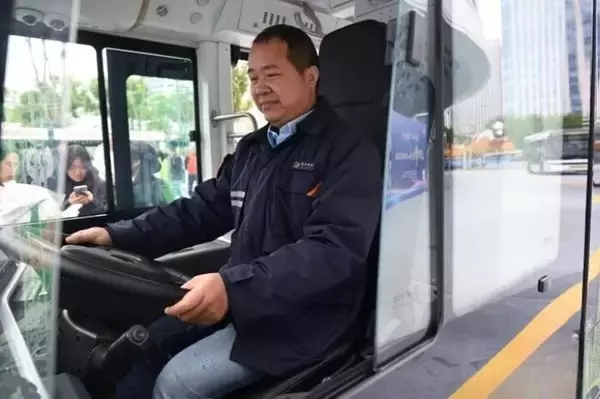 「ラストワンマイルを円滑に、成都で新型純電動バスが公開―中国」の画像