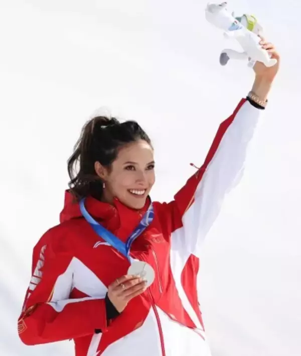 トランプ氏の選手批判に米国出身の谷愛凌がコメント「五輪の理念に反する」