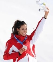 トランプ氏の選手批判に米国出身の谷愛凌がコメント「五輪の理念に反する」