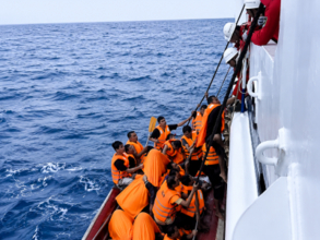 ベトナム籍船舶が南海で遭難・沈没 中国側が44人を救助