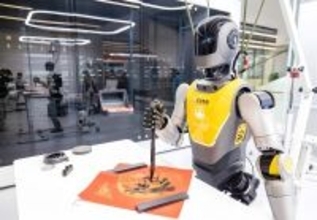 「学校」で日常作業を学ぶ中国の人型ロボット―仏メディア