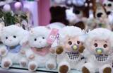 「来年の干支・羊デザインの商品が早くも売り場に並ぶ義烏―中国」の画像1
