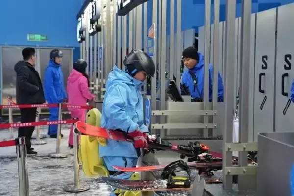 「ゲレンデ高低差最大85メートル、吉林省初の大型屋内スキー場がオープン―中国」の画像