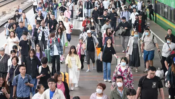 端午節連休、通関地の1日平均出入境者が延べ220万人の見込み―中国