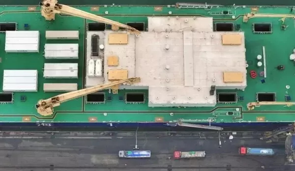 「サーモンが10万トン級養殖工船へ「引っ越し」―山東省煙台市」の画像