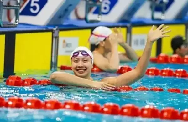 「中国水泳選手権大会で唐銭婷がアジア記録を2回破り、五輪で優勝を目指す」の画像