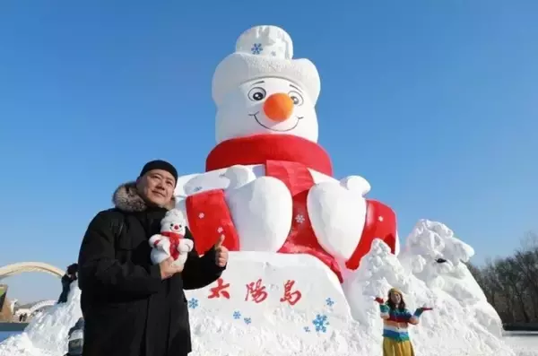 「ハルビンの太陽島雪博会に「ミスター雪だるま」が登場―中国」の画像