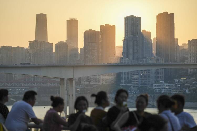 最高気温40度でも観光客でにぎわう重慶―中国