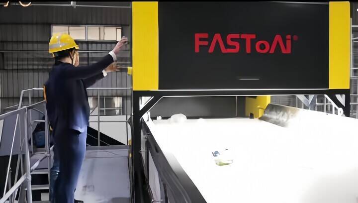 人間よりも速く衣類を仕分けるAIマシンが中国の繊維リサイクルを後押し―米メディア