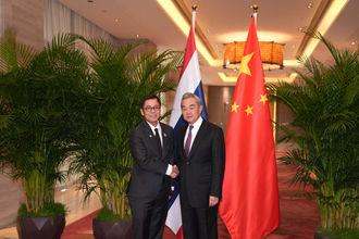 中国の王毅外交部長、タイのシハサック外相と会談