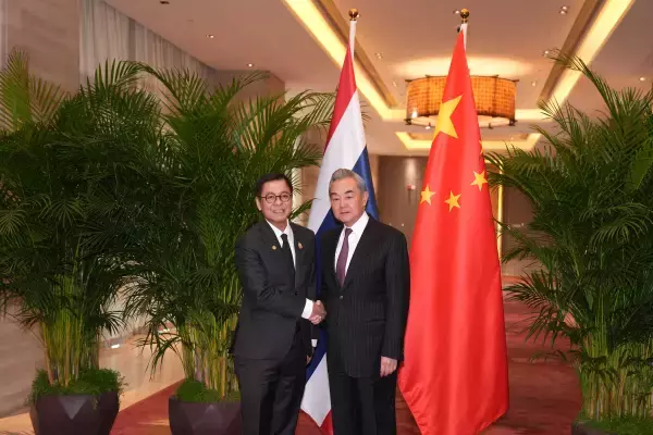 中国の王毅外交部長、タイのシハサック外相と会談