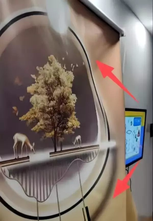 ホテルの客室内に飾られた絵の裏に「隠し扉」、開けてみると…―中国