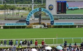 香港の新競馬シーズン開幕、観戦客数が前年比74％増