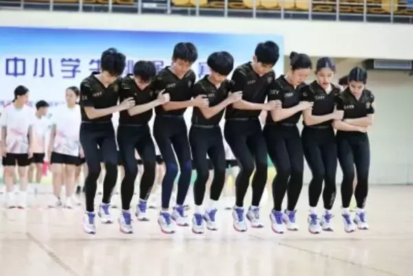 海南省小中高生長縄大会で1分間に258回跳んだチームが優勝―中国