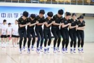 海南省小中高生長縄大会で1分間に258回跳んだチームが優勝―中国
