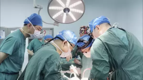 中国の科学者、世界初のブタからヒトへの異種肝移植に成功