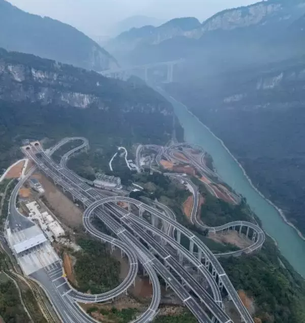 「渝湘複線高速道路が全線開通―中国」の画像