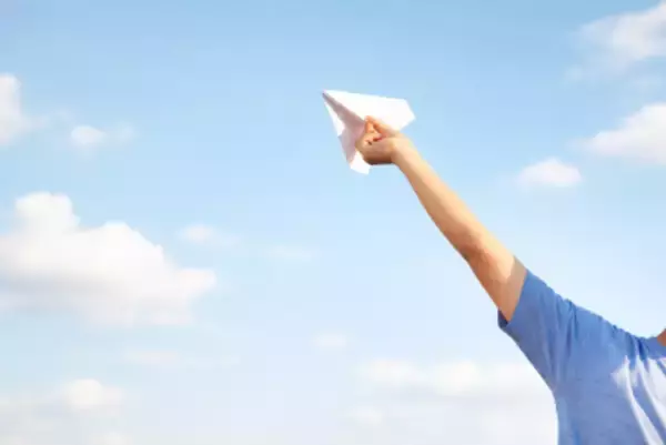 中国のチームがギネス記録、紙飛行機の滞空時間で日本人の記録破る―中国メディア