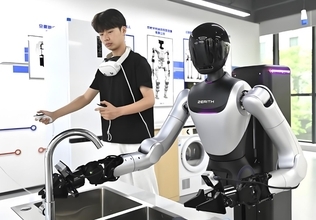 中国で人型ロボットが家庭や製造などの応用シーンに進出