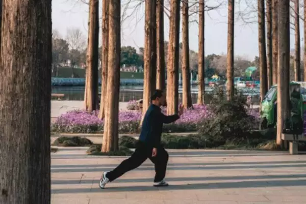 早朝に公園で運動する中国人の様子に海外の人々が心を動かすワケは？―中国メディア