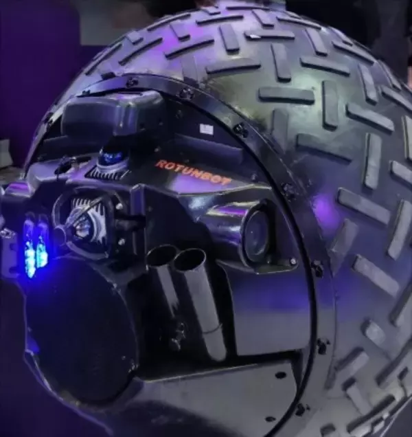 陸では転がり、水中では泳ぐ？水陸両用の球体ロボットがサプライチェーン博で話題―中国