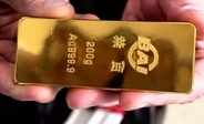 75歳男性が家政婦に金の延べ棒を自慢、風呂から出たらなくなる―中国