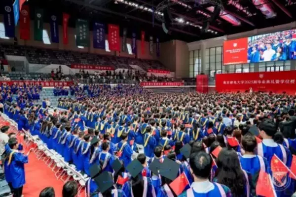 「エンジニアの国」と「寝そべりネズミ人間」、対照的な側面を併せ持つ中国―独メディア