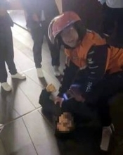 ブレスレットを奪って逃げる男を取り押さえた配達員男性、勤務先が表彰―浙江省杭州市