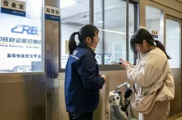 「春節にはペットと一緒に高速鉄道で帰省―中国」の画像