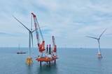 「中国の洋上風力発電、海岸から最遠のプロジェクトが全面稼働・送電開始」の画像1