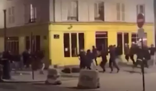 仏パリ、サッカークラブのサポーターによる騒乱で6人けが