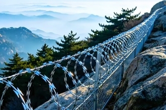 世界遺産・泰山、「有刺鉄線で135キロのフェンス設置」が物議―山東省泰安市