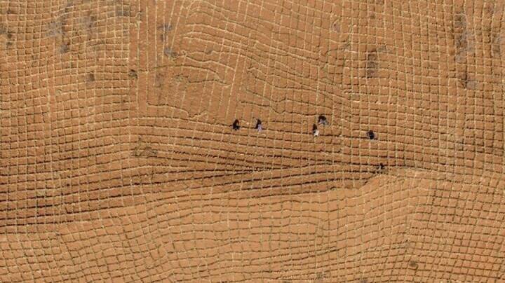 トングリ砂漠で春の砂防作業が佳境に―中国